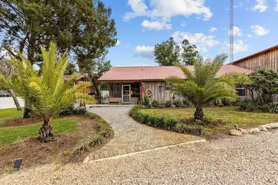 Image de Cypress Crab House of Steinhatchee! 1 block to river, parking, porch, parking