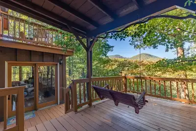 Image de ❤ Cozy Log Cabin w/Stunning View! Waterfall, 3 Fireplaces, Arcade, Stocked!