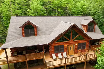 Image de Creeksong - 7 Bedroom - Private Hot Tub Room, Game Room, Hot Tub, Secluded