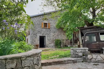 Image de Stonehouse in Lake Skadar National Park