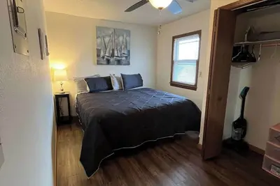 Image de 201 E Veterans Street Apt E by Patriot Properties