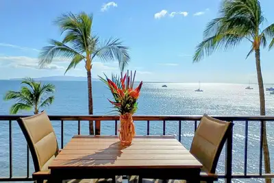 Image de Beachfront Penthouse #25 at Sugar Beach Resort --Stunning Views, Fully Renovated