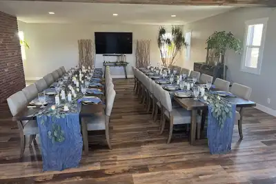 Image de \"The Juniper\"-Gathering Tree's Ultimate 12 suite Downtown Group Stay