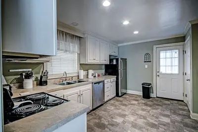 Image de Relax in Shady Oaks Near Hospitals & Dining