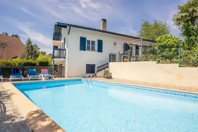 Image de Belle maison de vacances privée avec Wifi, piscine privée, Tv, terrasse, animaux admis et parking