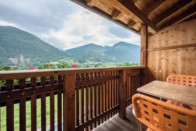 Image de Appartement \"Kreuzhof links\" avec vue sur les montagnes, Wi-Fi, balcon et jardin