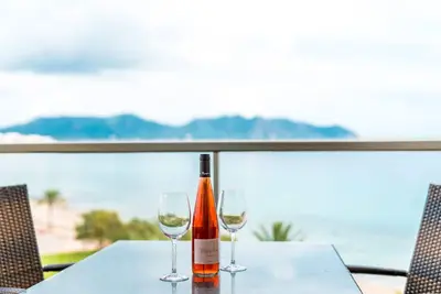 Image de Top! ! ! sea view. 6 floors in Sa Maniga, beach, wifi incl.