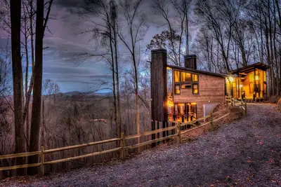 Image de The Day Hike | 3br Modern Cabin in Blue Ridge, Ga