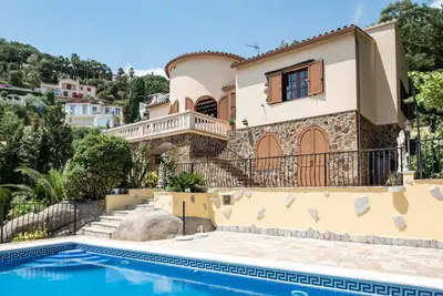 Image de Maison avec de belles vues dans un quartier calme