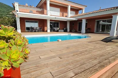 Image de Belle Villa Moderne Avec Piscine vue mer à 400 m de la plage