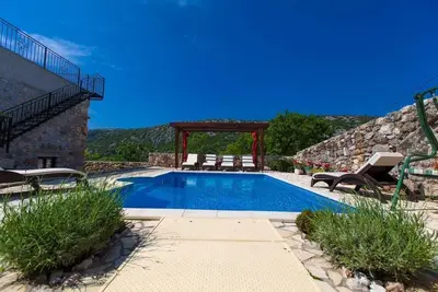 Image de Maison de vacances Bribir pour 2 - 14 personnes avec 6 chambres à coucher - Maison de vacances