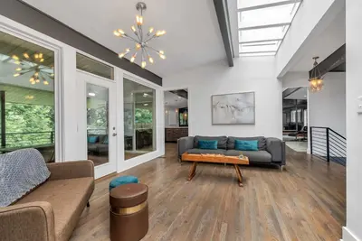 Image de ♥ Mission Ridge Midcentury - Family Friendly - Valley Views -  High Speed Wifi