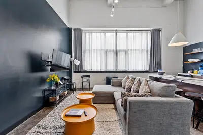 Image de 5 min to Upmc Shadyside Oakland East Liberty, sleeps 6 unit 304