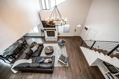 Image de The Captivating Luxury Home in the Pines w/Ac