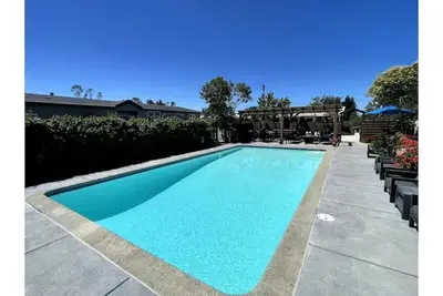 Image de Country Owl House Wine-Tasting Retreat- Pool & Spa