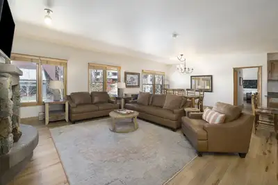 Image de No Mgmt Fees! Renovated 2 Bdrm in River Run!