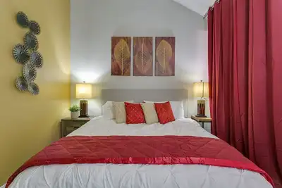 Image de King Bed✶4k TVs✶Ultra Fast Internet✶2 Car Parking #107