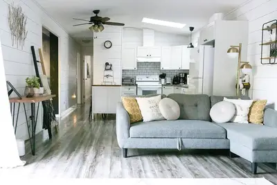 Image de Sunshine Coast Summer Rental | boho farmhouse | beaches, hiking, biking trails