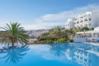 Tranquil Modern Studio | Near the Beach | Sleeps 2