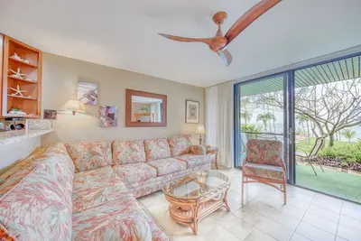 Charming, oceanfront condo with high-speed WiFi, water views, & pool