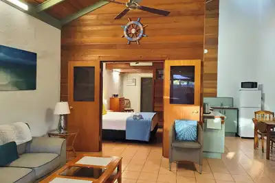 Beachside Cottage - A Private Peaceful Hidden Gem
