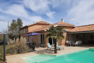 Image de Maison avec piscine, 4 chambres - 8-9 personnes