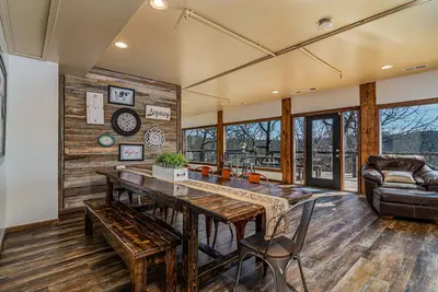 Image de Unwind at Ozark Outdoor! Nestled in Nature-Pvt Firepit & Hot Tub-Near Big Cedar Cozy