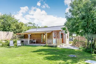 Lowenna, pet friendly, with a garden in Constantine