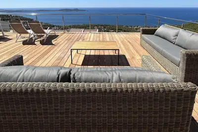 Image de Villa Vue Mer Unique - Face aux îles d'or -Clim- Grande-Terrasse sur la Nature