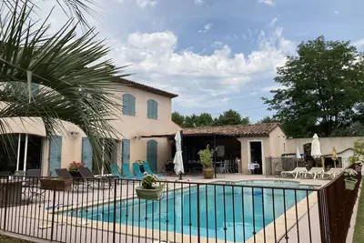Image de Belle villa provençale dans superbe oliveraie
