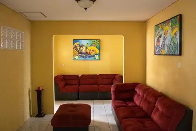 Image de Modern & Central House - Perfect for Long Stays, 2br w/Ac ★