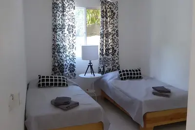 Image de Inexpensive pets-friendly studio near beach