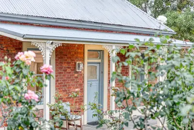 Image de Historic Bluestone Cottage in Creswick Est 1860