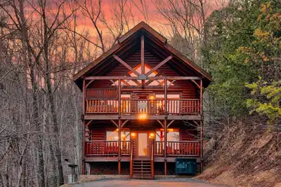 Image de 🌟Look no Further! Smoky Mountain cabin with great views in award winning resort