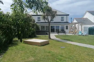 Image de Spacious 6 bed house, 15 walk to Porthcothan Bay with hot tub