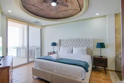 Image de Esmeralda Beach Resort 2 Bedrooms Condo B 803