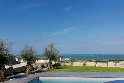 Image de Magnifique Villa Vue Mer avec Piscine, terrasse et Wifi
