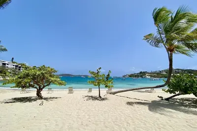 Image de Beautiful updated beachfront condo on East End of St. Thomas