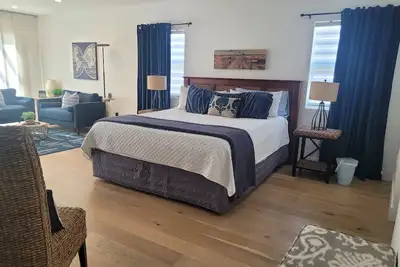 Silver Strand Escape 3bd 2ba;  4 min walk to shore! no pets