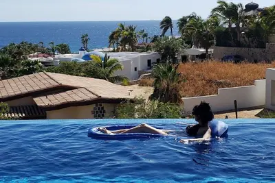 Image de 🌊🏖️🌴☀️Ocean Views + 2 Pools + Free Shuttle + Snacks! Family Fun Starts Here