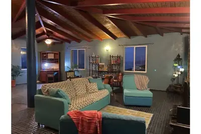 Image de Cecil's Corner, a spacious apartment