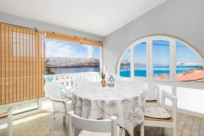 Image de Bel appartement de 2 chambres à Pag