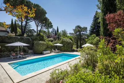 Image de Mas provençal, parc paysagé et belle piscine, 10mn à pied de Lourmarin (Luberon)