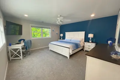 Image de Newly Renovated Gem on the Cedar Beach Peninsula!