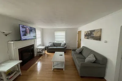 Image de Boston’s Best! Free parking! 2 Bdrm apt with backyard, patio and parking