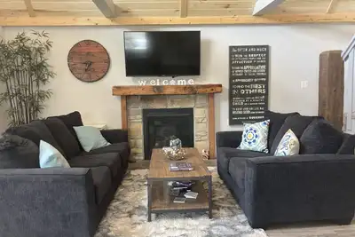 Image de ReTreat yourself with this sunny A-frame experience