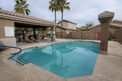 Image de Fabulous Designer Desert Retreat