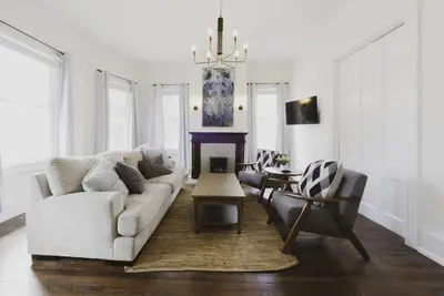 Image de Victorian District Gem ★ Walk to Forsyth Park, popular local eateries, & shops!