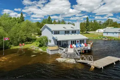 Image de Georgian Bay Riverside Retreat