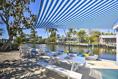 Image de Waterfront Matlacha Island Cottage w/ Dock!